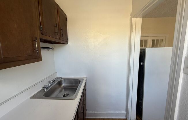 Studio, 1 bath, 308 sqft, $1,200, Unit Bayard Manor 105
