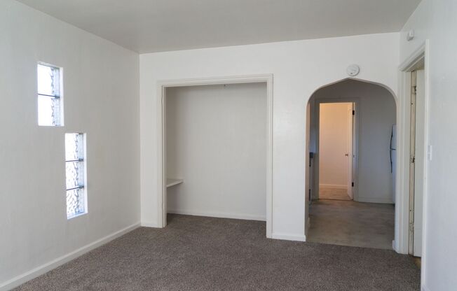 Finally, a Place That’s All Yours — Cozy Downtown 1bd/1bth Awaits!