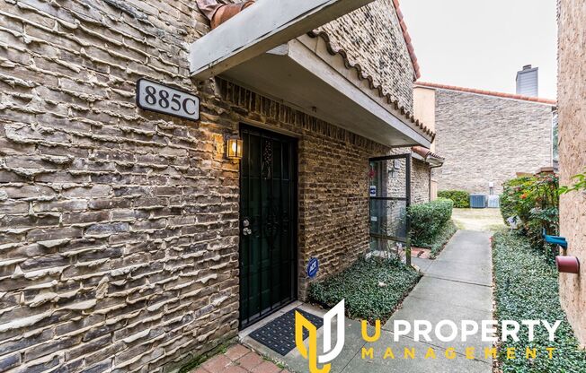 Location, Location, Location! Cozy townhouse in Richardson