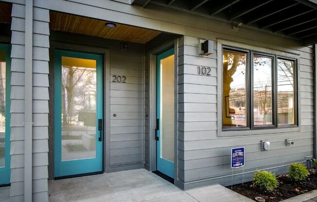 Sellwood-Moreland 2 Bedroom 2.5 Bath BRAND NEW Condo Convienent to OHSU~ Includes A/C and Washer & Dryer