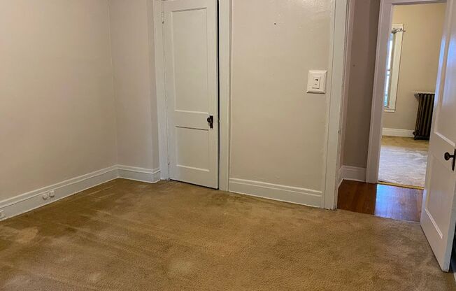 2 beds, 1 bath, $1,695, Unit 5806 Howe - 4