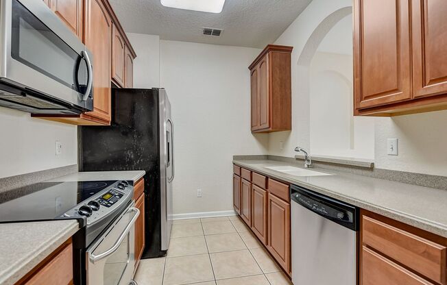 3 beds, 2 baths, $1,865, Unit UNIT 103