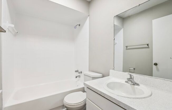 2 beds, 1 bath, 950 sqft, $1,399, Unit 6232-07 (L)