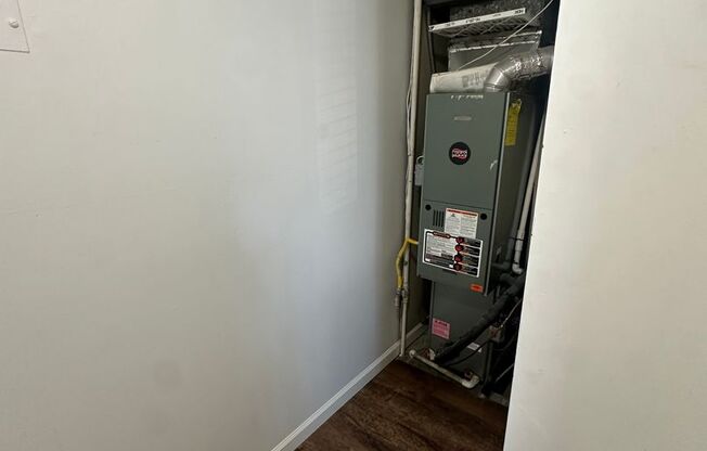 1 bed, 1 bath, 700 sqft, $1,050, Unit 5496-D