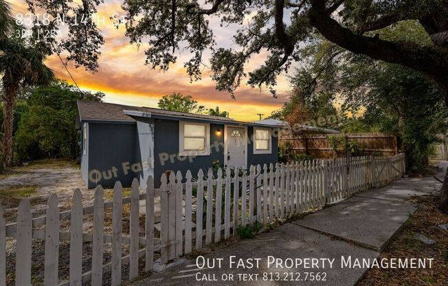 8318 N 14 ST