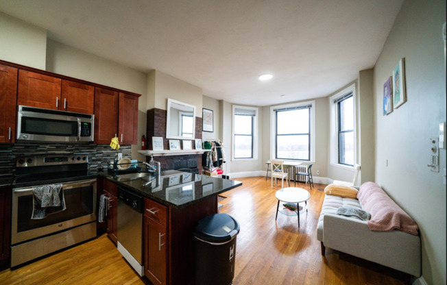39 BAY STATE RD