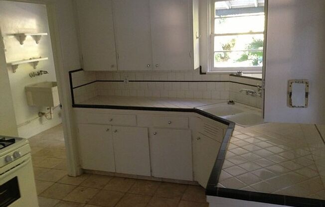 **Spacious 3-Bedroom Home in Tempe**