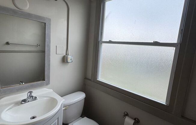 2 beds, 1 bath, 525 sqft, $1,190, Unit 100-123