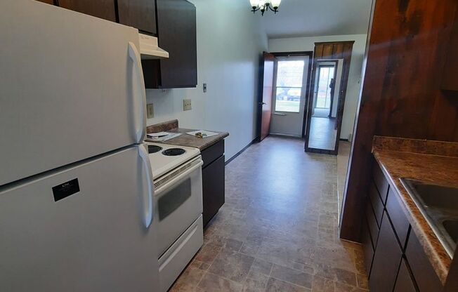 1 bed, 1 bath, $850, Unit #6