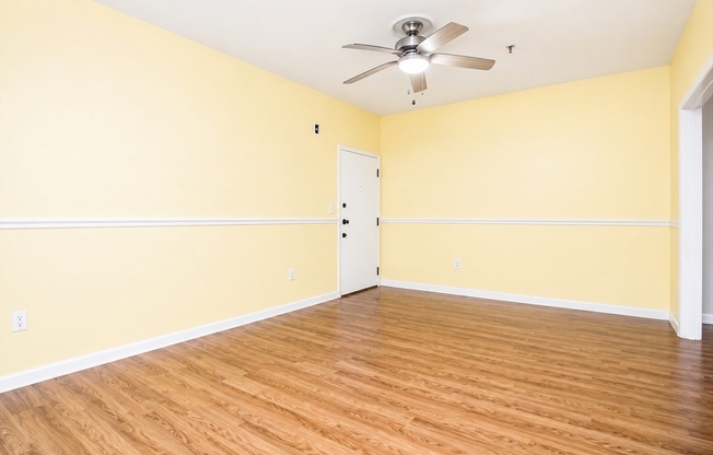 1 bed, 1 bath, 774 sqft, $1,900, Unit B37