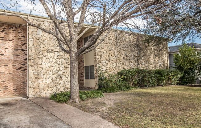 1 bed, 1 bath, $1,025, Unit # 10