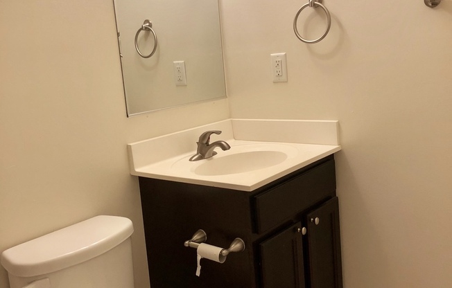 Studio, 1 bath, $800, Unit 840-3B