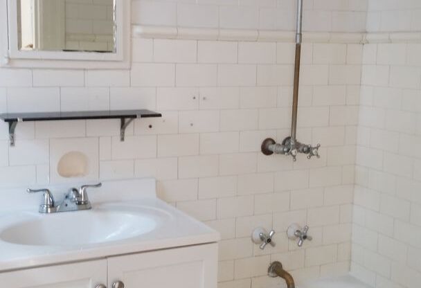 2 beds, 2 baths, 1,050 sqft, $2,050, Unit 313
