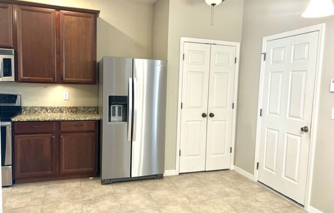 3 2.5 - TOWNHOUSE IN PARKRIDGE - CLOSE TO SHOPPING/HOSPITALS/INTERSTATE