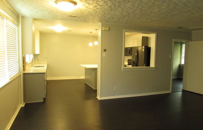 Charming 3 Bedroom, 2 Bath Home minutes from schools, hospitals, and downtown Augusta!