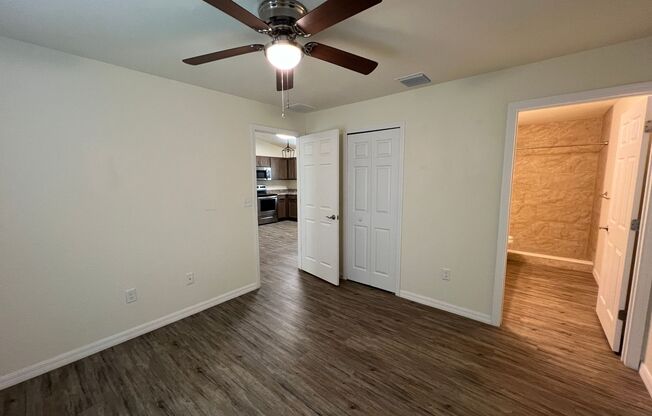 3 beds, 2 baths, $1,435