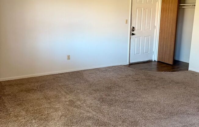 2 beds, 1 bath, 680 sqft, $825, Unit 1110B