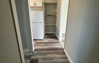 1 bed, 1 bath, $725, Unit 111 1/2 Old Main Street