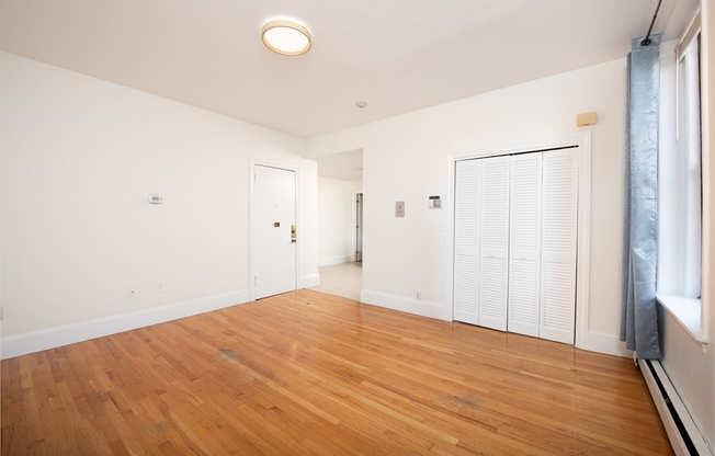 1 bed, 1 bath, 612 sqft, $3,200, Unit 4E