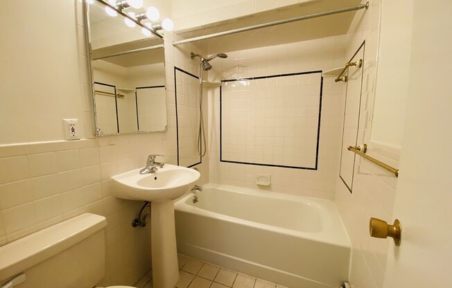 2 beds, 2 baths, 986 sqft, $3,800, Unit 209