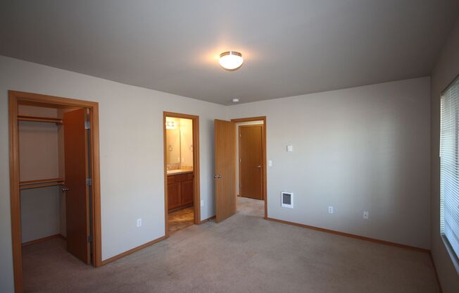 3 beds, 2 baths, $2,400