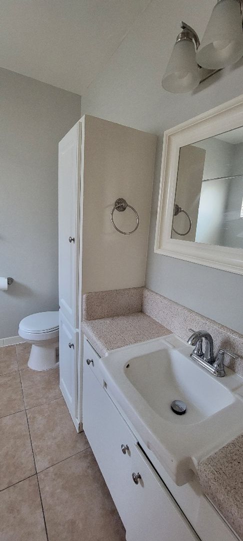 1 bed, 1 bath, 700 sqft, $2,025, Unit 10