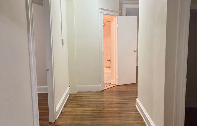 3 beds, 1 bath, 1,400 sqft, $1,495, Unit 4528-D29