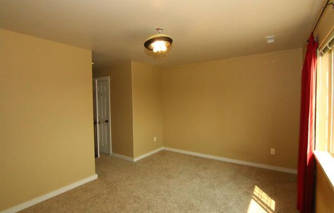 935 Forest Glen Drive