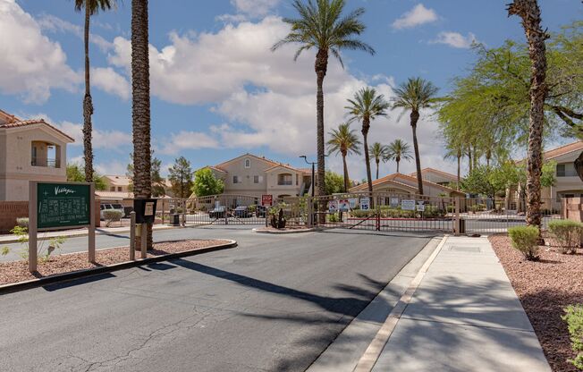 2 beds, 2 baths, $1,250, Unit Bldg KK