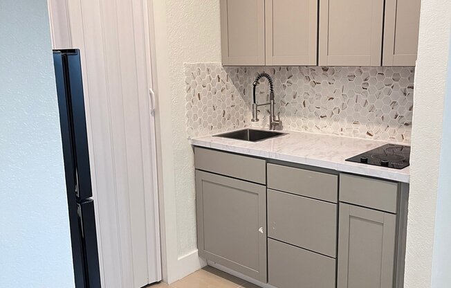 12040 SW 6 ST