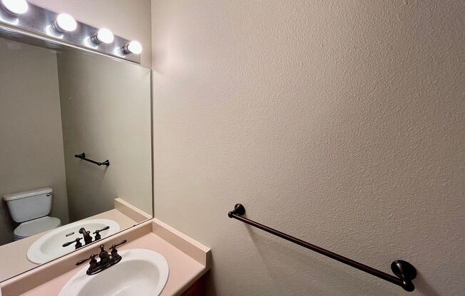 Charming 3 Bedroom Townhome w/ Basement