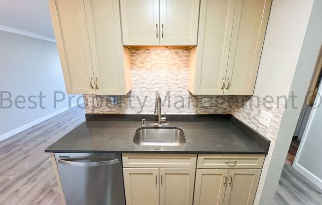 1 bed, 1 bath, $2,195, Unit APARTMENT 33