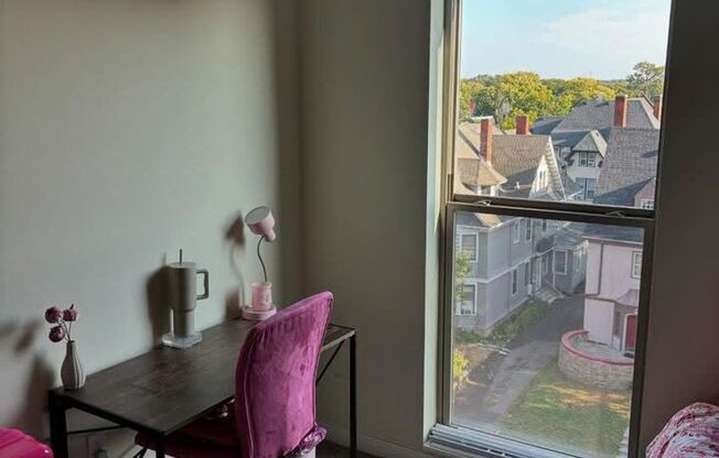 2 beds, 1 bath, 793 sqft, $1,900, Unit 507