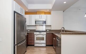 1 bed, 1 bath, $2,500, Unit #322