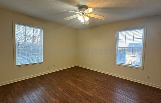 2 beds, 1 bath, 788 sqft, $850, Unit 4