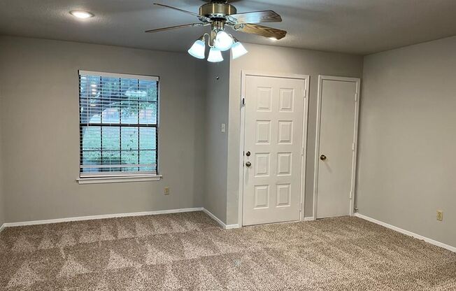 2 beds, 1.5 baths, 1,136 sqft, $1,295, Unit 1