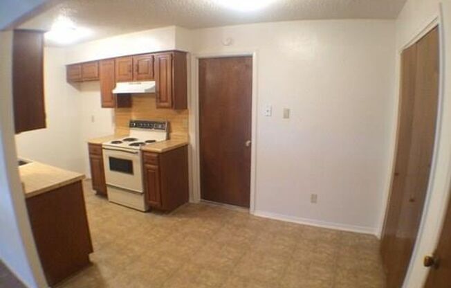 3 Bed 2 Bath Two Story Duplex in Duncanville!