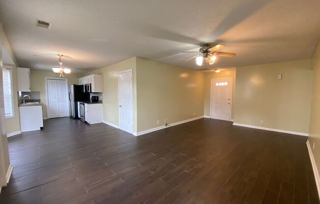 3 beds, 2 baths, $1,400