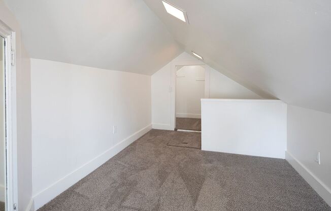 Rare OB 1 BR Loft with Parking and Ocean Views