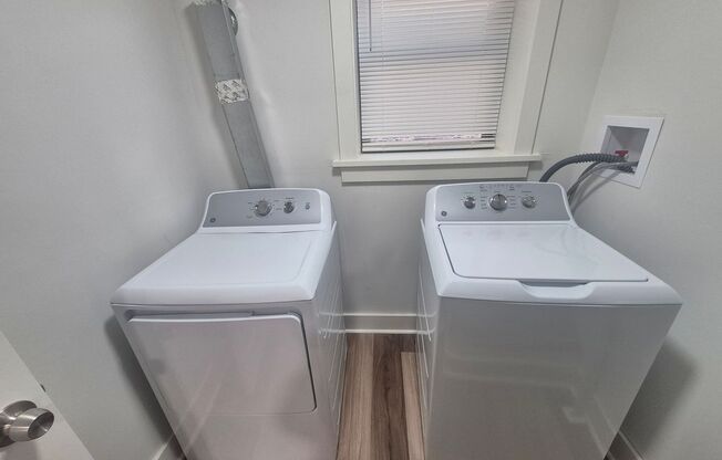 2 beds, 1 bath, 750 sqft, $1,899, Unit 5637 Hobart St. #4