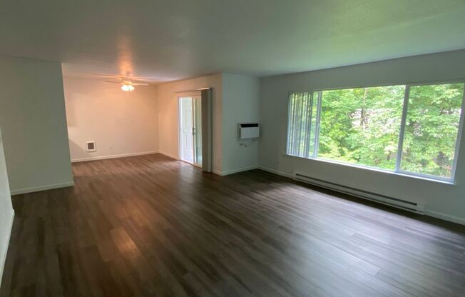 2 beds, 1 bath, 1,014 sqft, $2,130, Unit 69