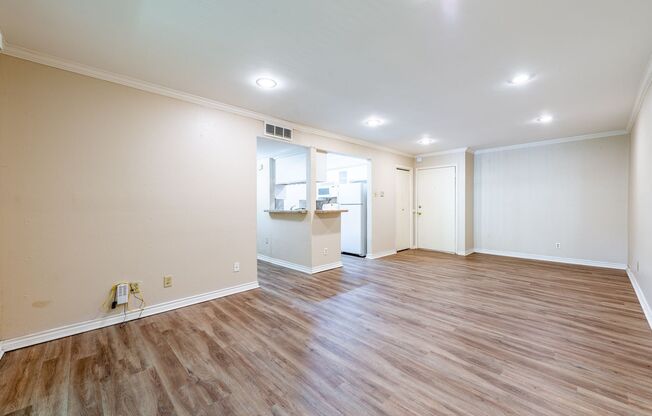 2 beds, 1 bath, $1,595, Unit # 151