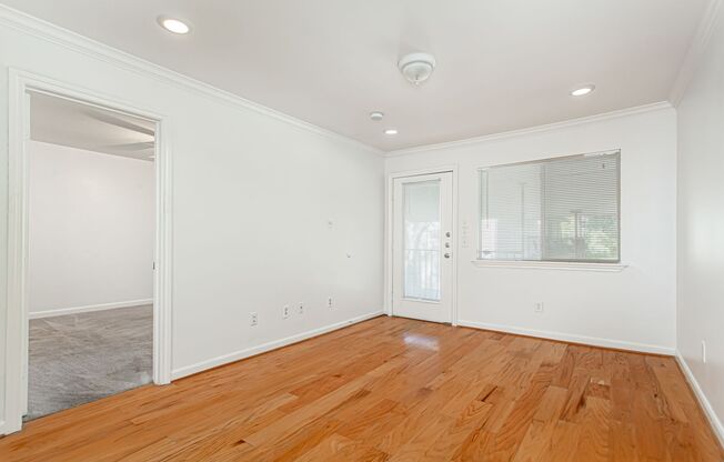 2 beds, 2 baths, $1,200, Unit 5