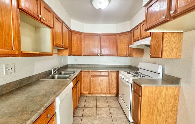 2 beds, 1.5 baths, 1,015 sqft, $2,700, Unit 18