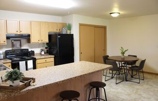 3 beds, 2 baths, 1,332 sqft, $1,699, Unit RT 7015-18