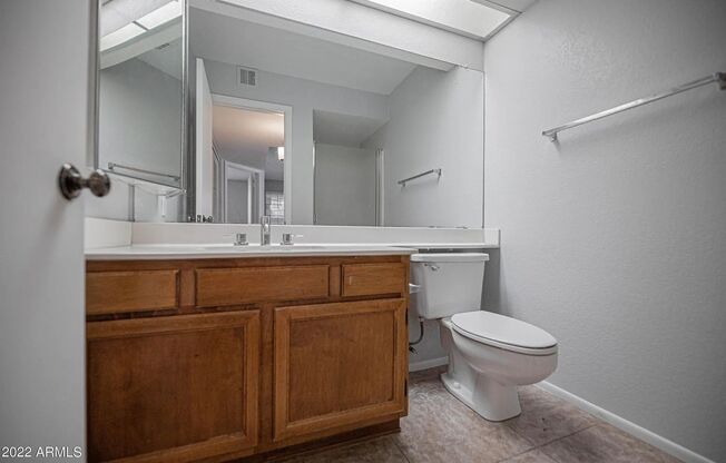 2 beds, 2 baths, $1,695, Unit UNIT 115