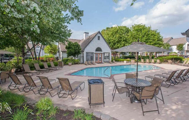 Apartments in Jackson TN with swimming pool