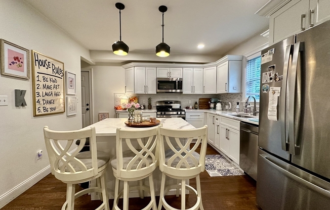 19 21 BELLEVUE ST
