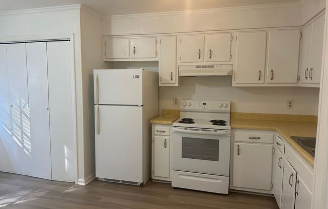 Countrycrest Apartments