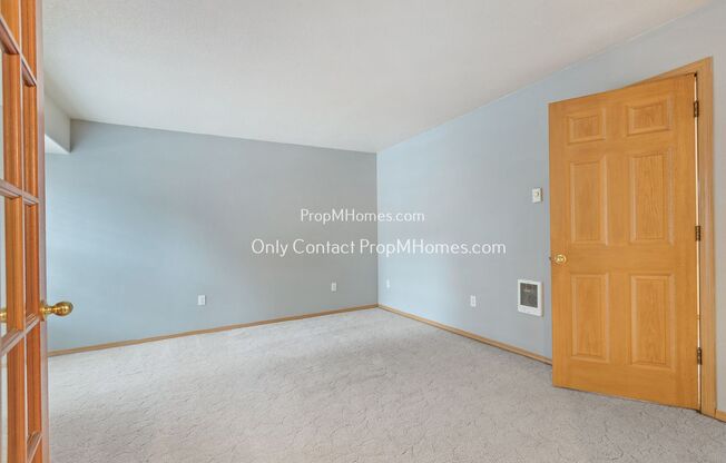 1 bed, 1.5 baths, $1,599, Unit 18757 SE Division Street